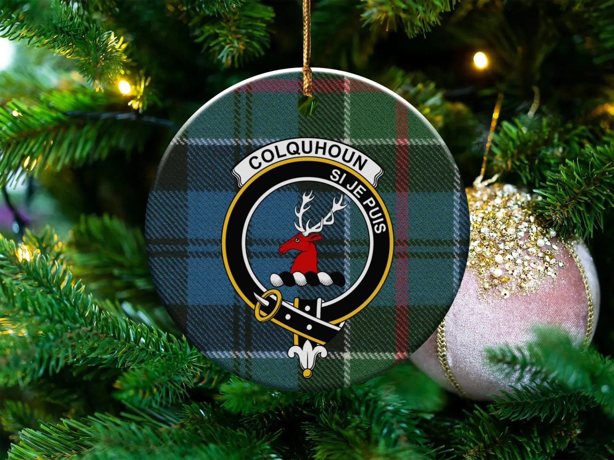 Colquhoun clan tartan ceramic ornament — 3-inch round glossy disc with stag crest and Si Je Puis