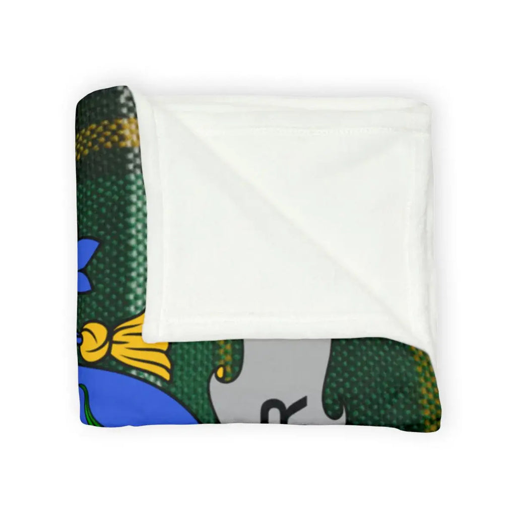 Cozy Decorative Blanket with Detailed Pattern Design
