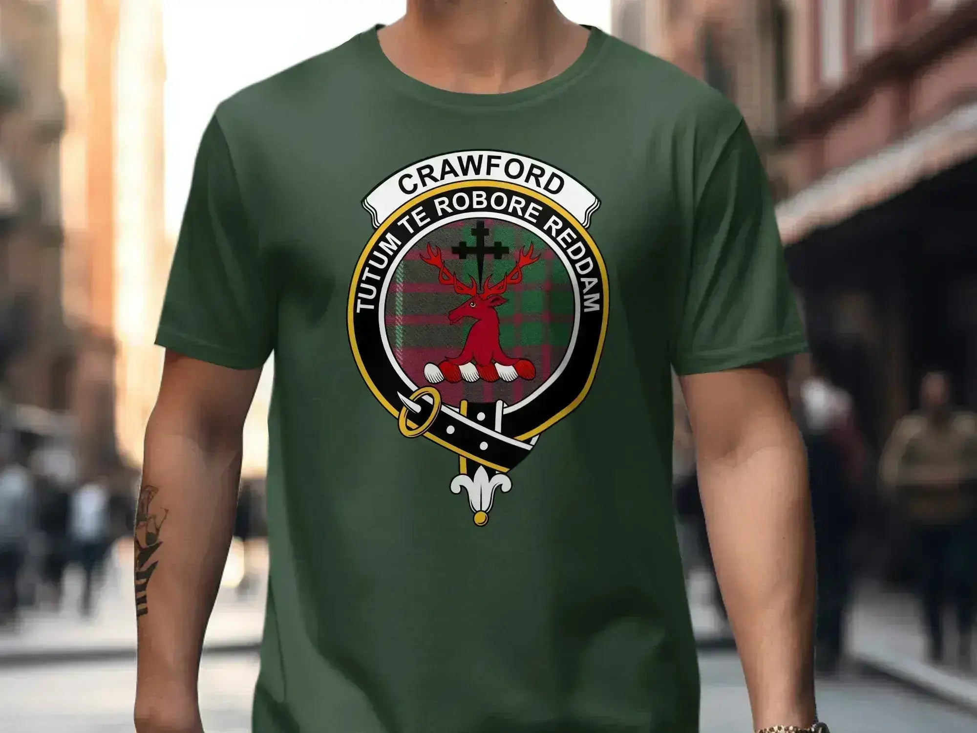 Crawford clan crest tartan t-shirt in forest green — Tutum Te Robore Reddam on cotton