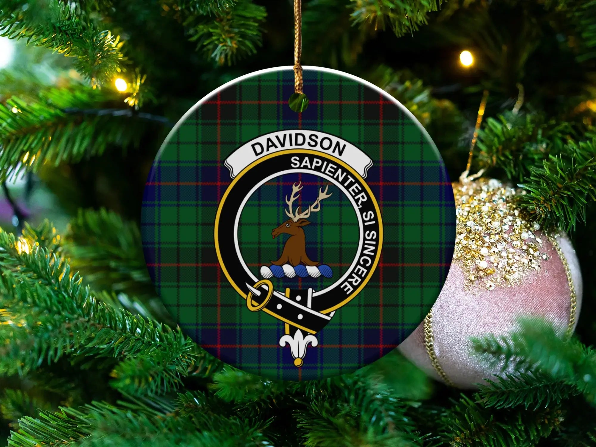 Davidson clan tartan ceramic ornament — 3-inch round glossy disc with crest and Sapienter Si Sincere