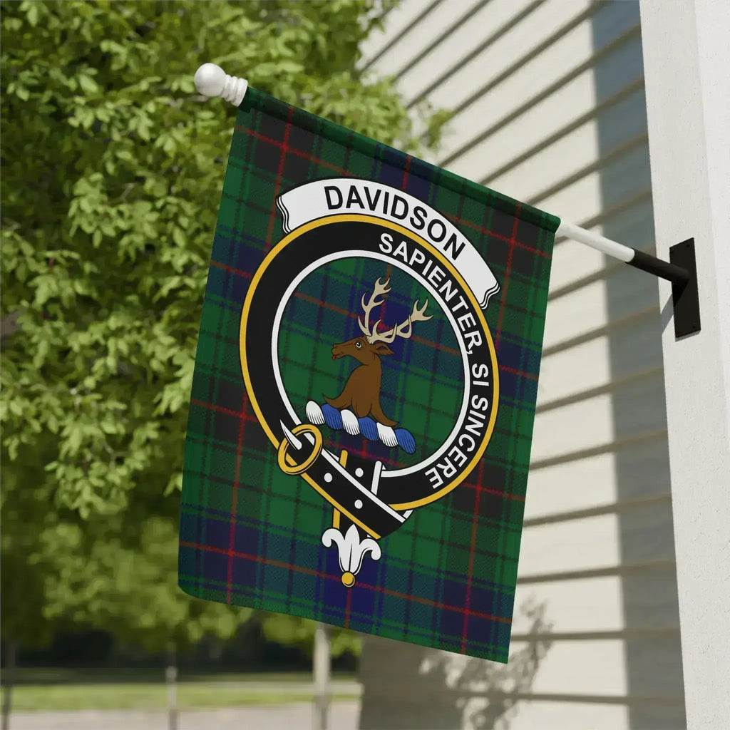 Davidson clan crest tartan garden flag 12x18 inches — poly poplin-canvas with Sapienter Si Sincere design