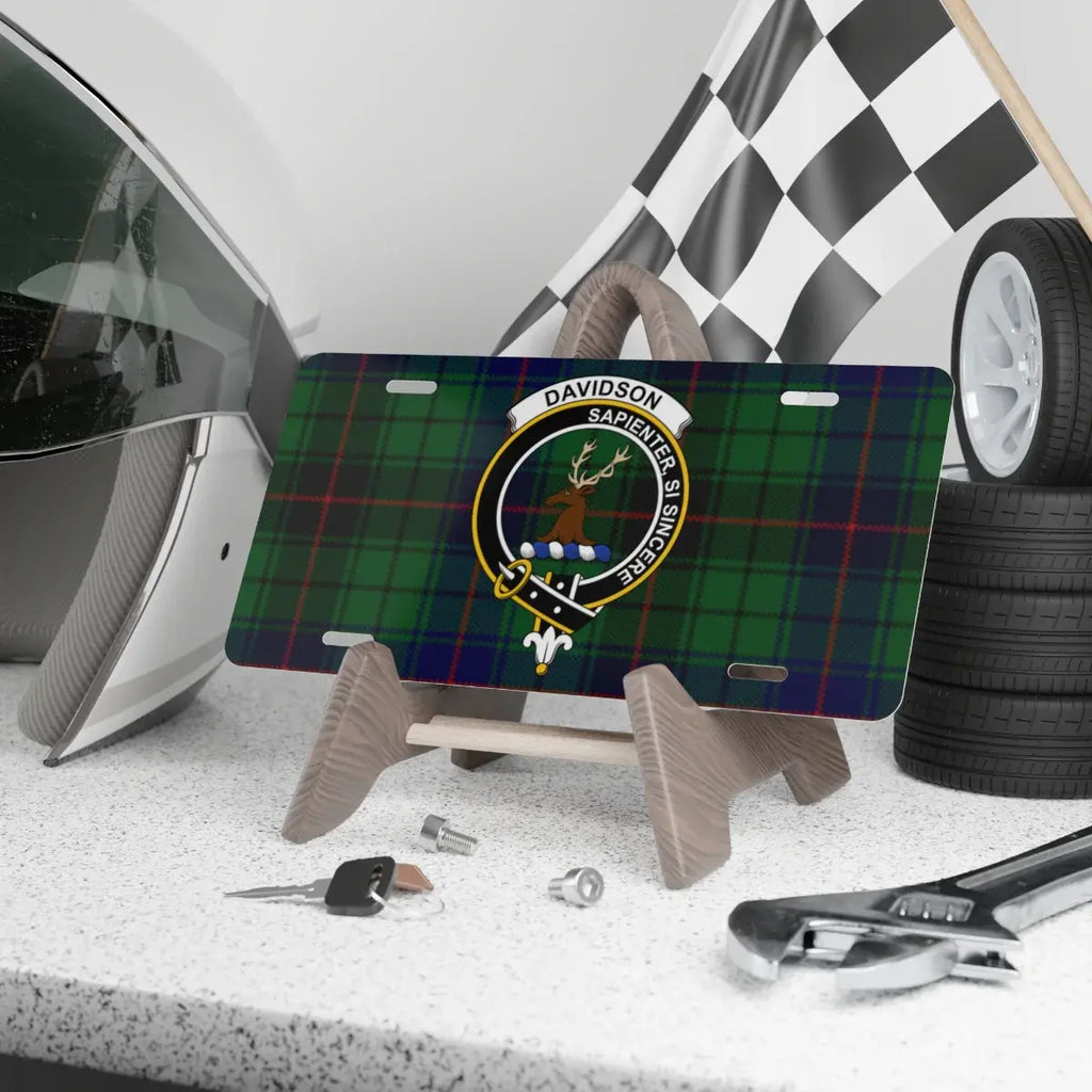 Davidson clan crest novelty license plate — 12x6 aluminium with green plaid and Sapienter Si Sincere design