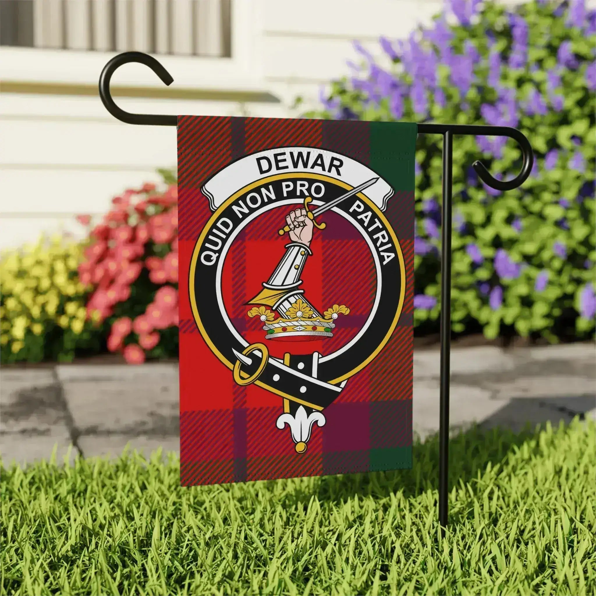 Quid Non Pro Patria Dewar Red Family Crest Flag