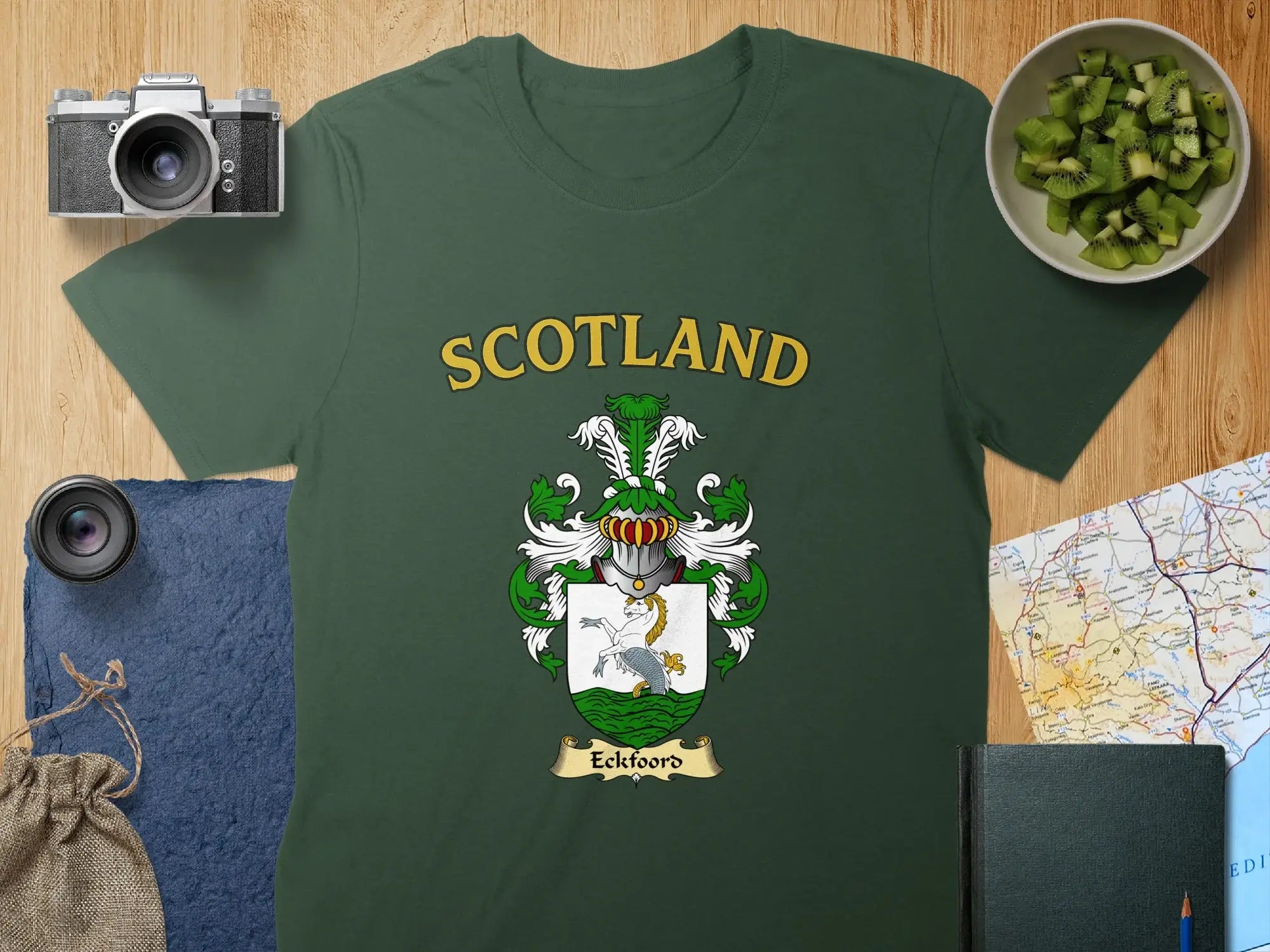 Eckfoord Scottish clan crest t-shirt — crest and emblem detail