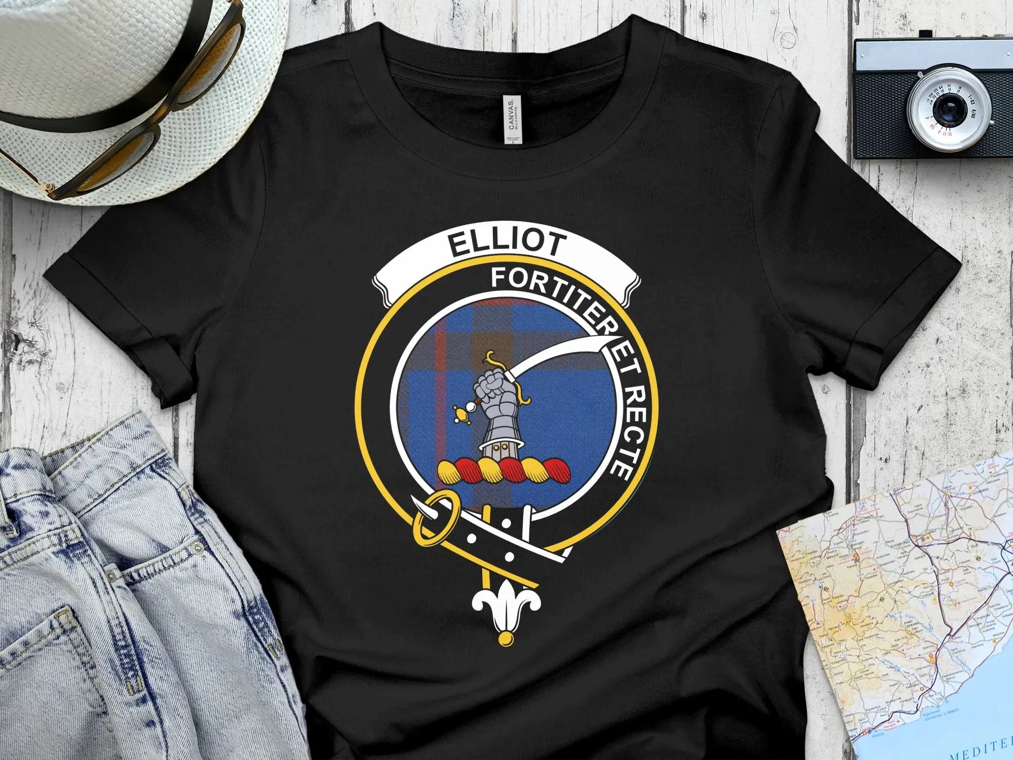 Elliot Fortiter Et Recte Crest Graphic T-shirt product