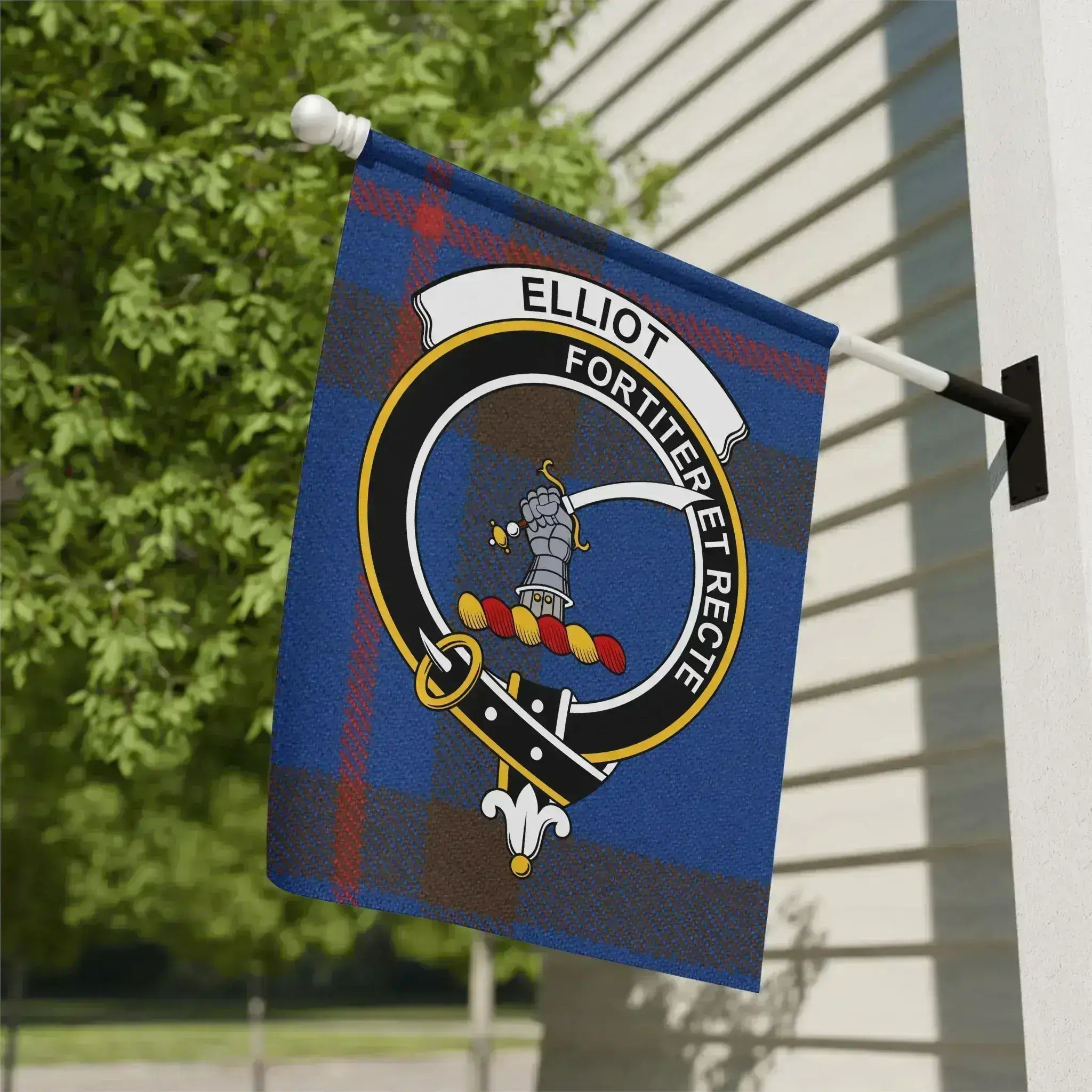 Elliot clan crest tartan garden flag — Fortiter Et Recte design, outdoor display