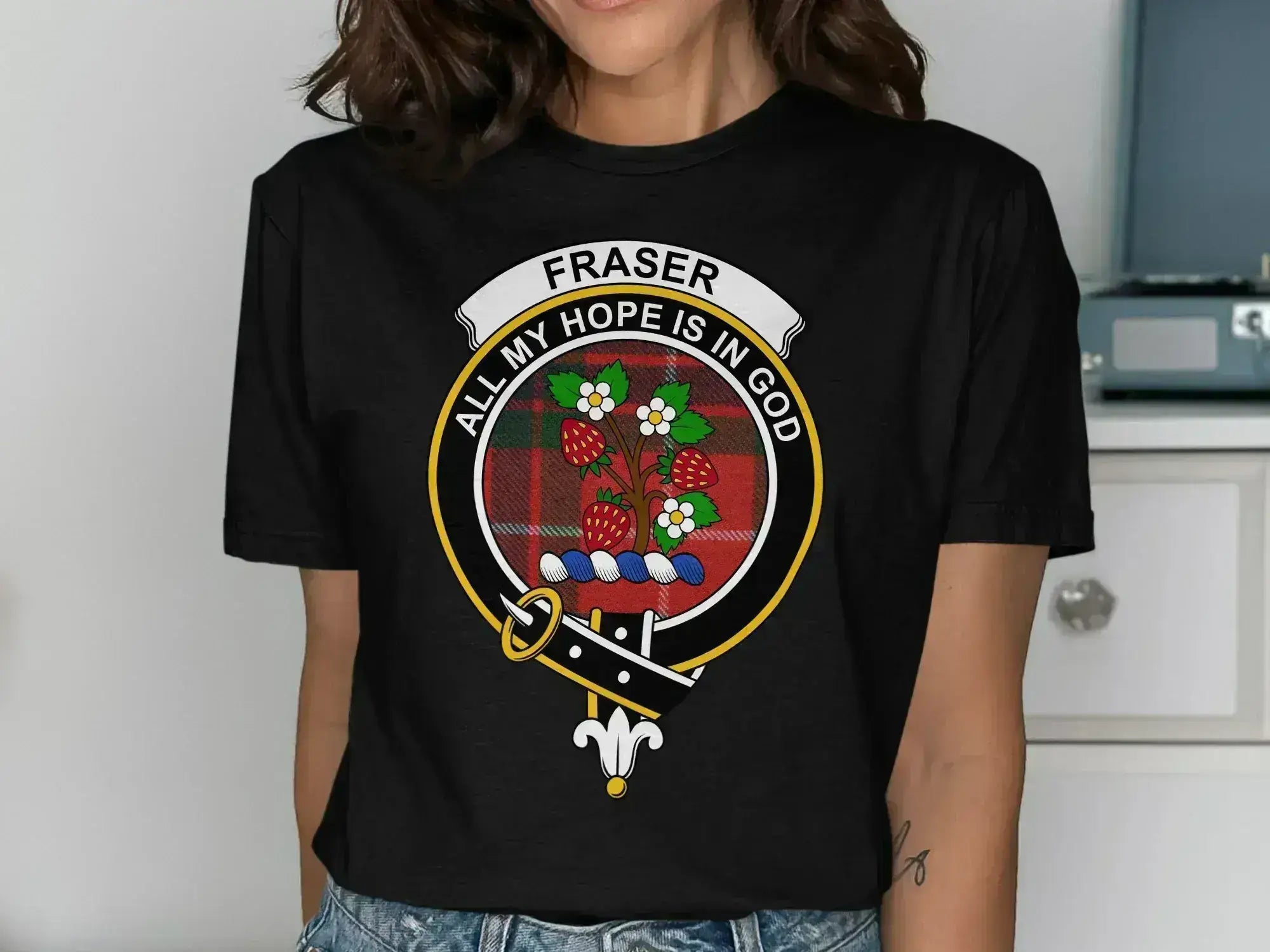 Fraser Je Suis Prest graphic tee in forest green — clan crest front print, breathable cotton