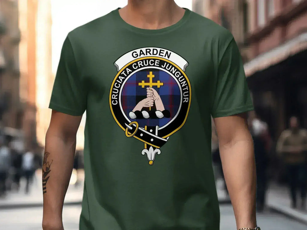 Garden Cruciata Cruce Junguntur T-shirt
