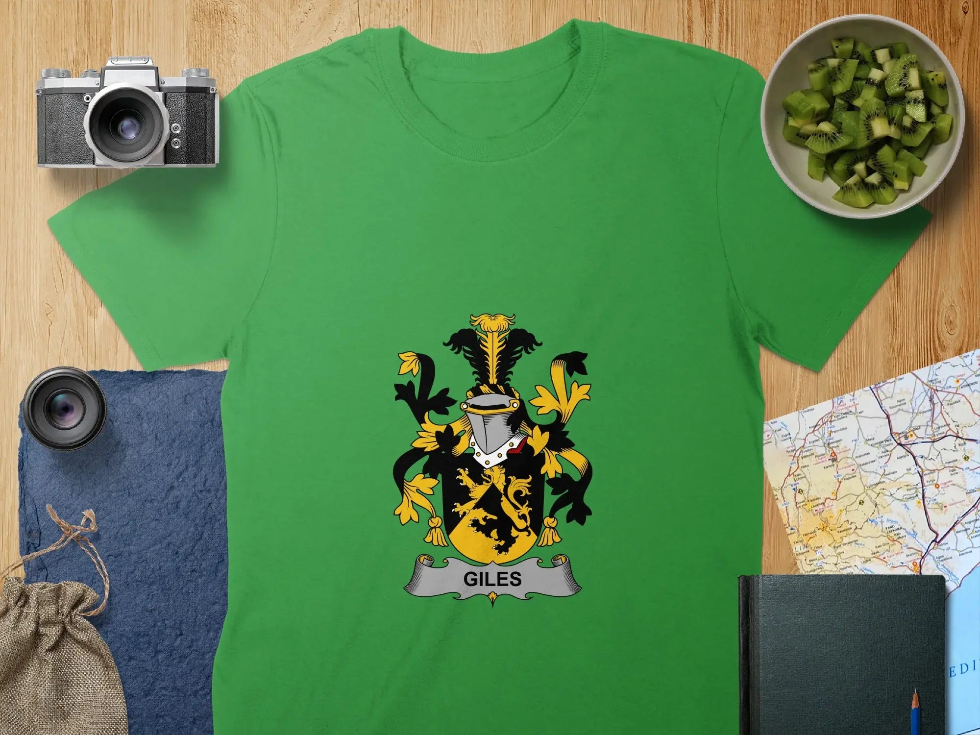 Historic Giles Family Crest Design T-Shirt