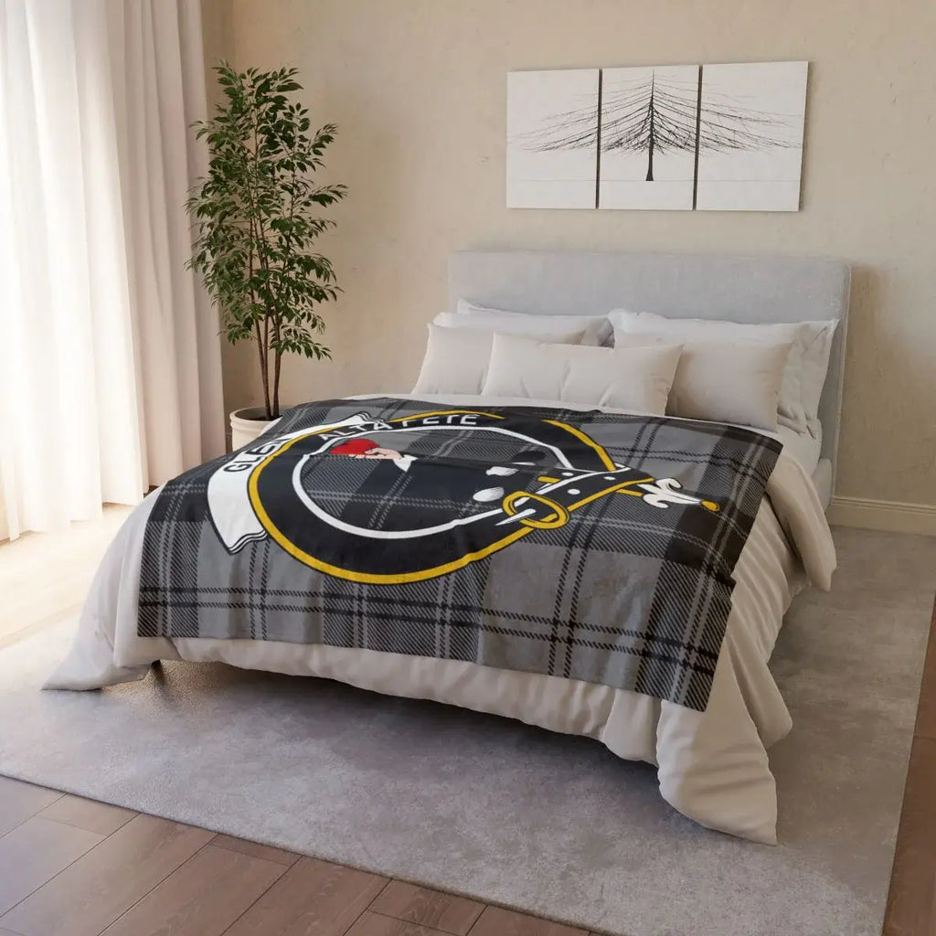 Cozy Plaid Blanket with Striking Circle Design