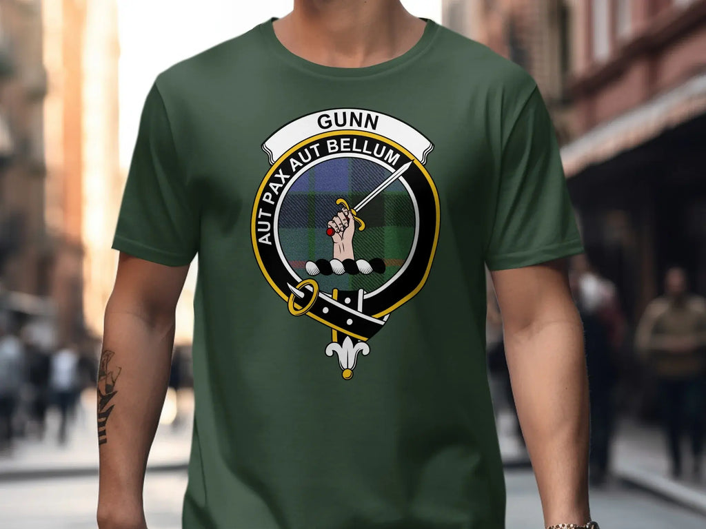 Gunn clan crest design t-shirt — Either Peace or War heraldic design on cotton