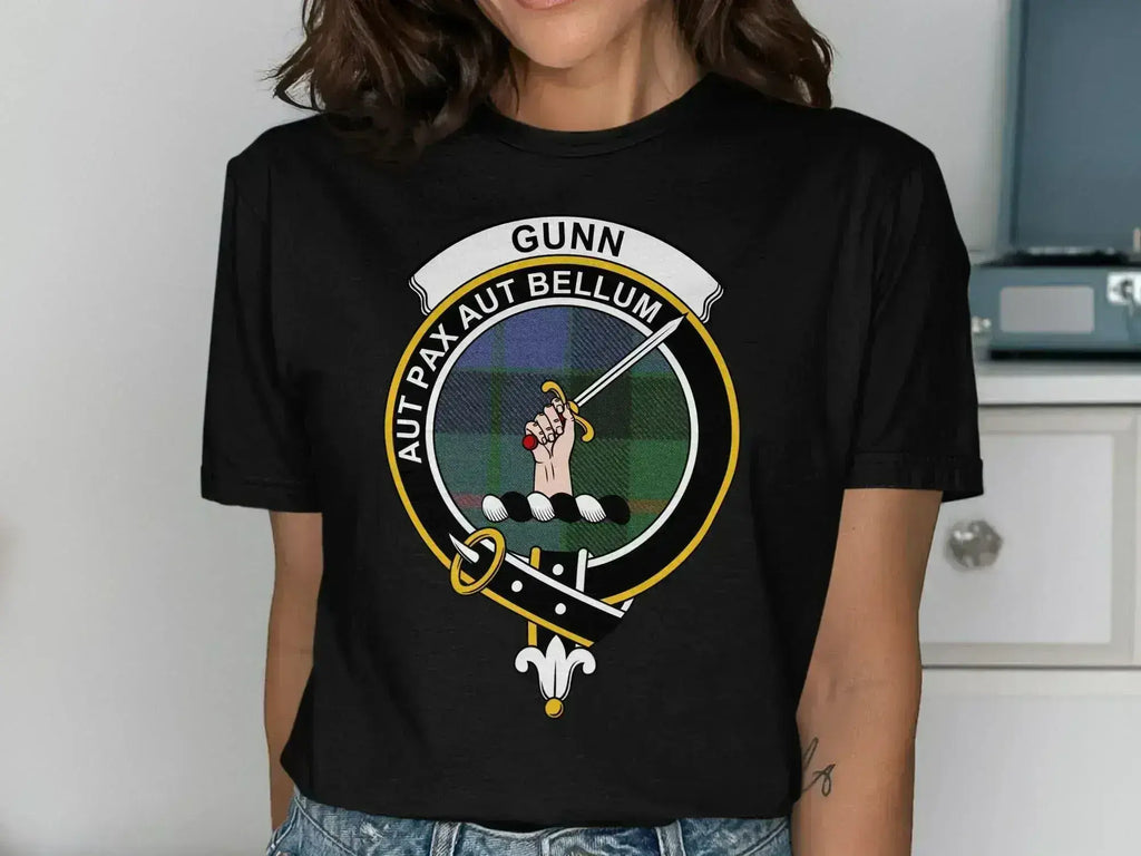 Gunn clan crest Aut Pax Aut Bellum t-shirt — sword heraldic design on 100% cotton