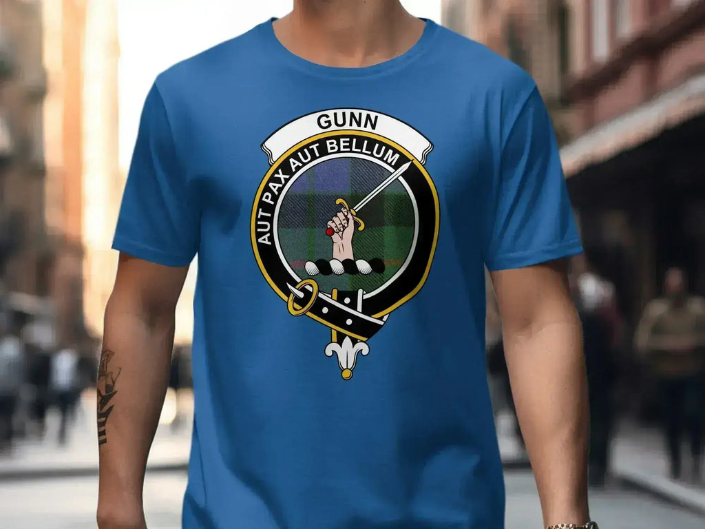 Gunn Aut Pax Aut Bellum crest t-shirt — softstyle 100% cotton, clan design on chest