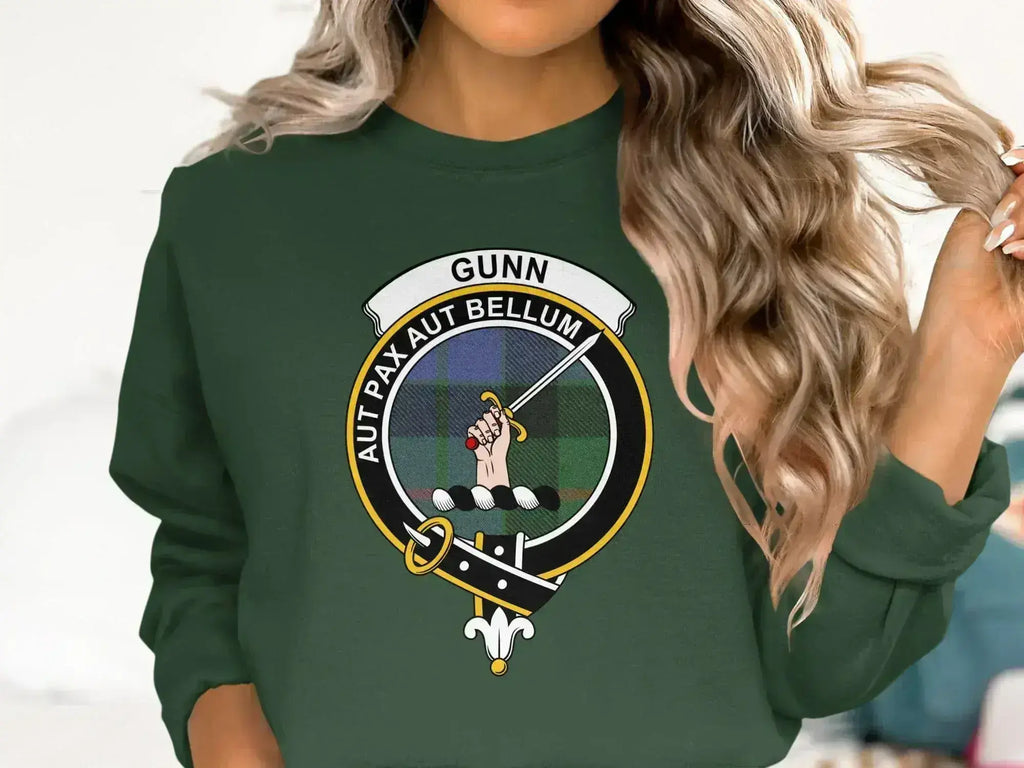 Gunn Aut Pax Aut Bellum clan crest heraldic design sweatshirt — fleece fabric