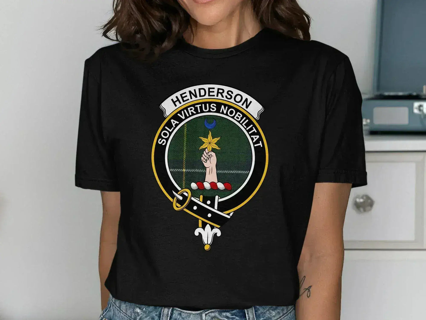 Henderson Sola Virtus Nobilitat Crest T-Shirt product type