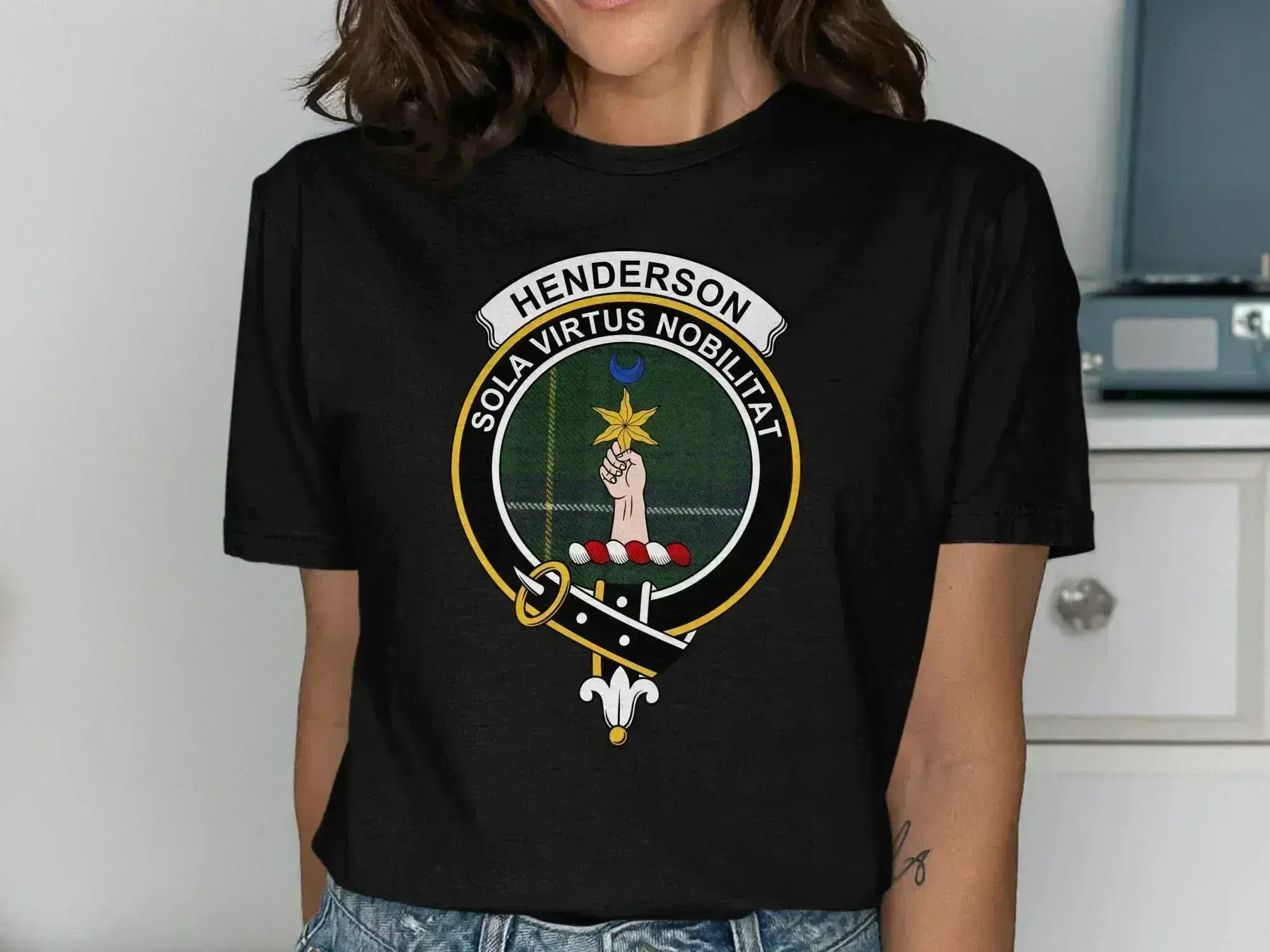 Henderson crest t-shirt in black — clan heraldic design on 100% cotton