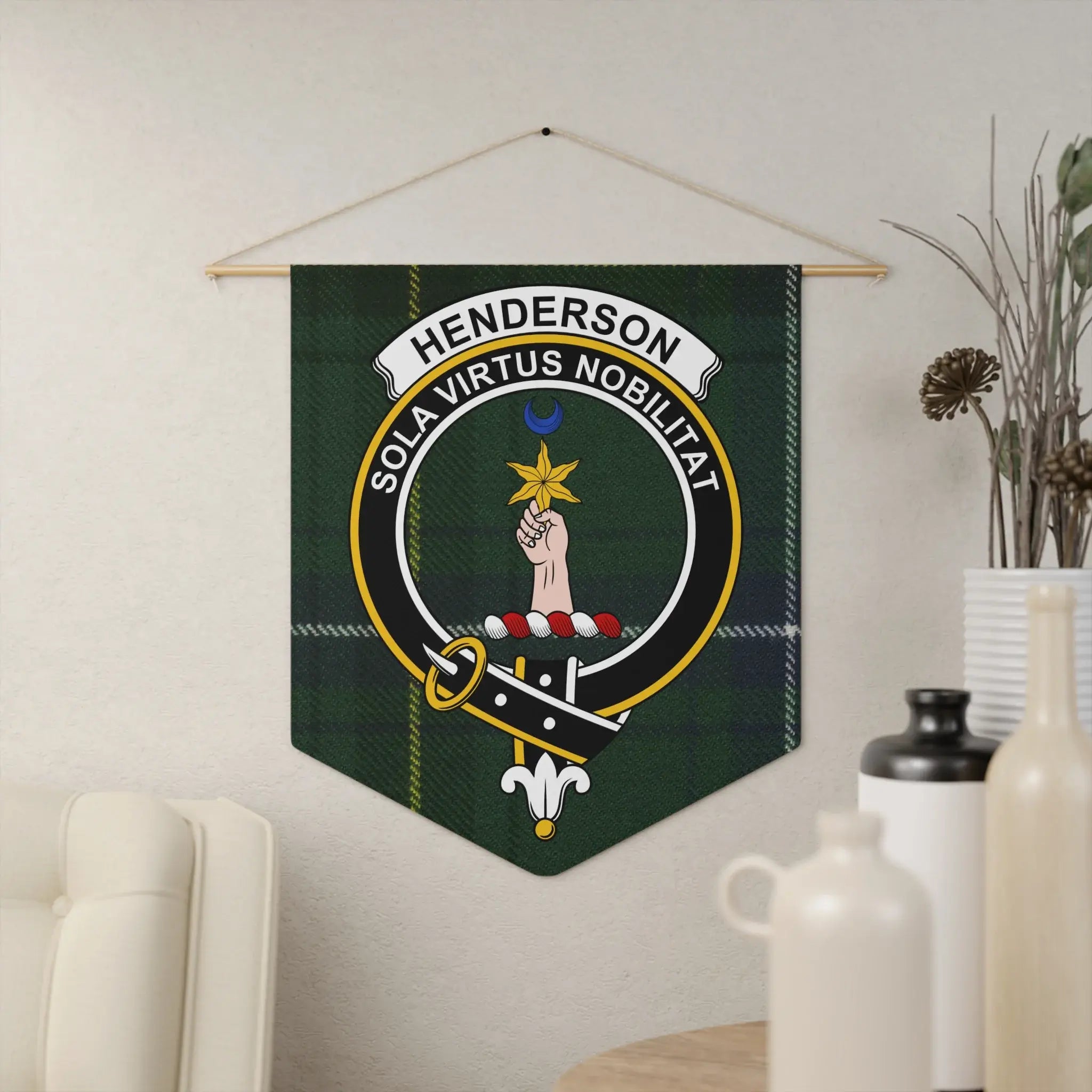 Henderson clan crest tartan pennant 18x21 inches — polyester twill with Sola Virtus Nobilitat motto, wooden dowel