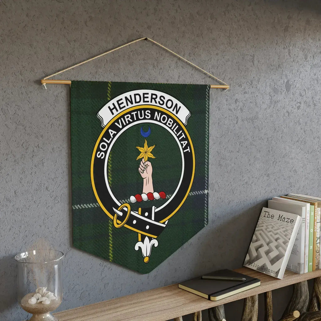 Henderson Sola Virtus Nobilitat clan motto wall pennant — 18x21 tartan heraldic design