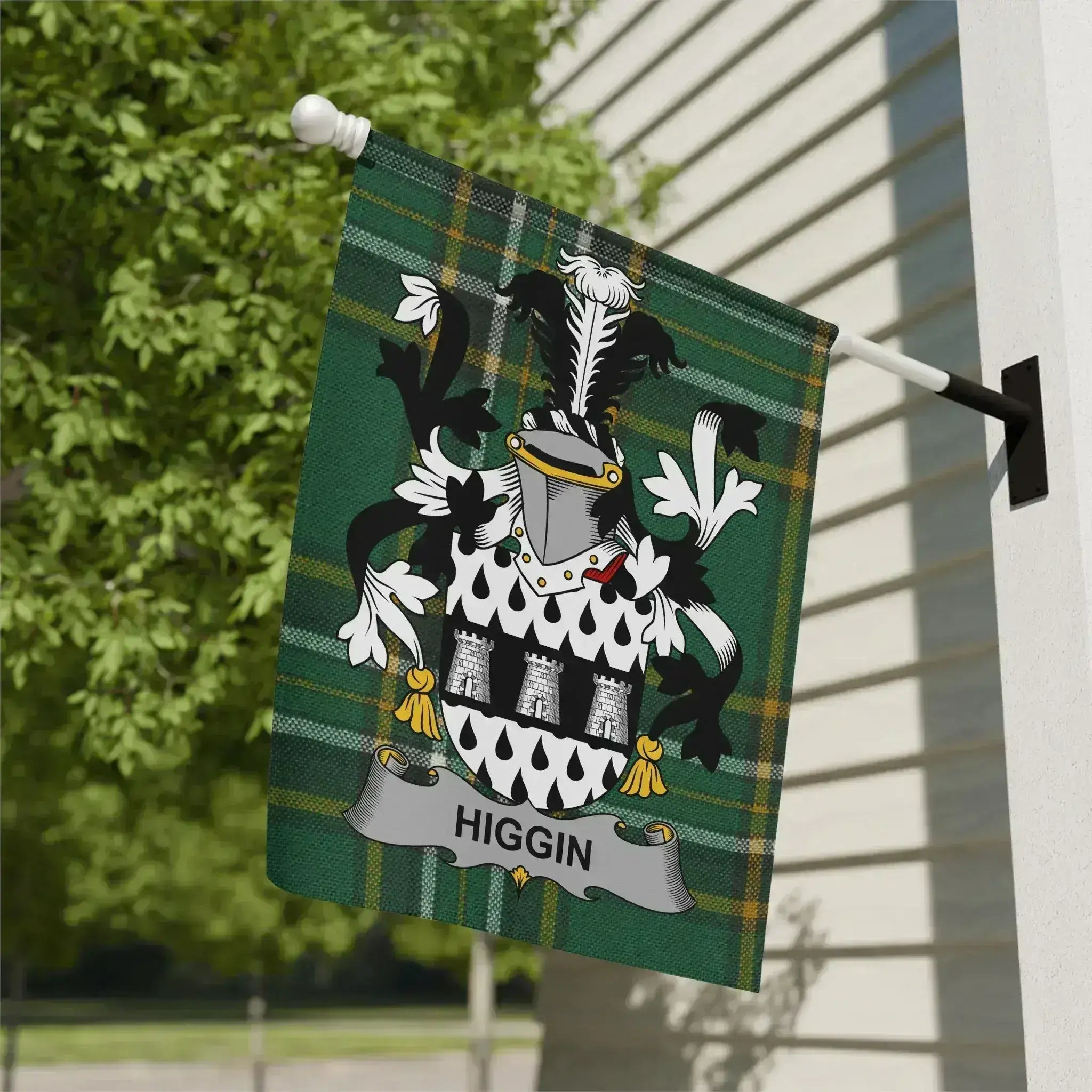 Higgin Clan Crest Garden Flag decor