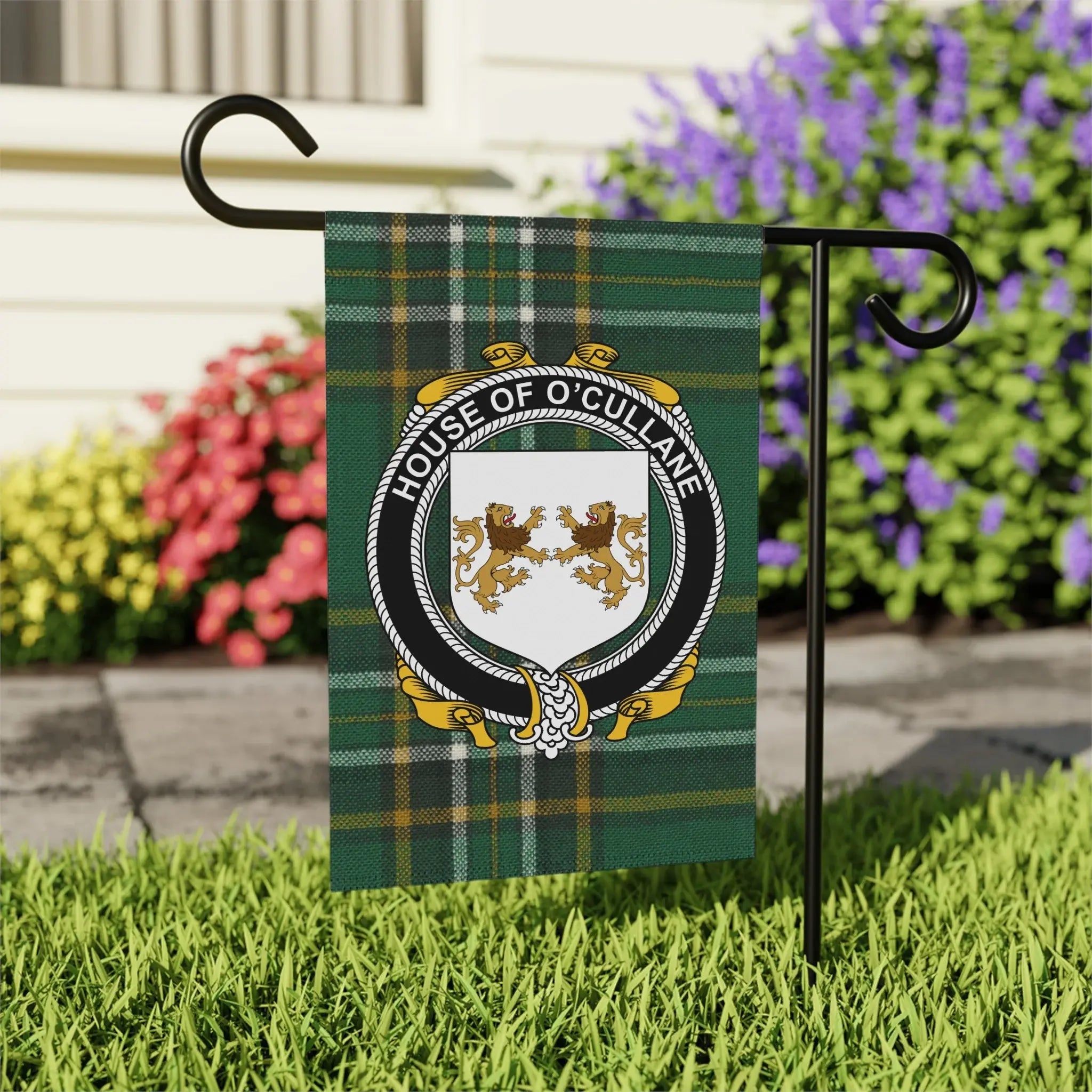 House of O'Cullane Garden Flag Unique Lions Crest Decor