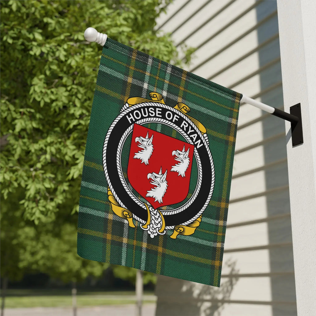 House of Ryan Crest Plaid Outdoor Flag Decor