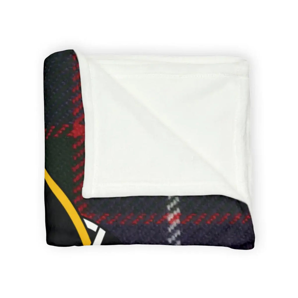 Hunter clan crest throw blanket laid flat — cosy tartan plaid pattern on 100% polyester