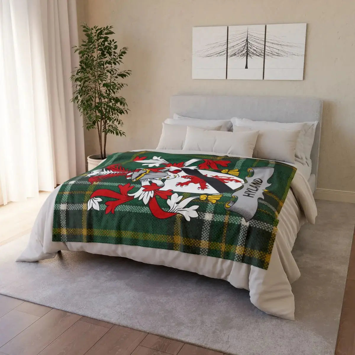 Highland Plaid Crest Green and Red Blanket