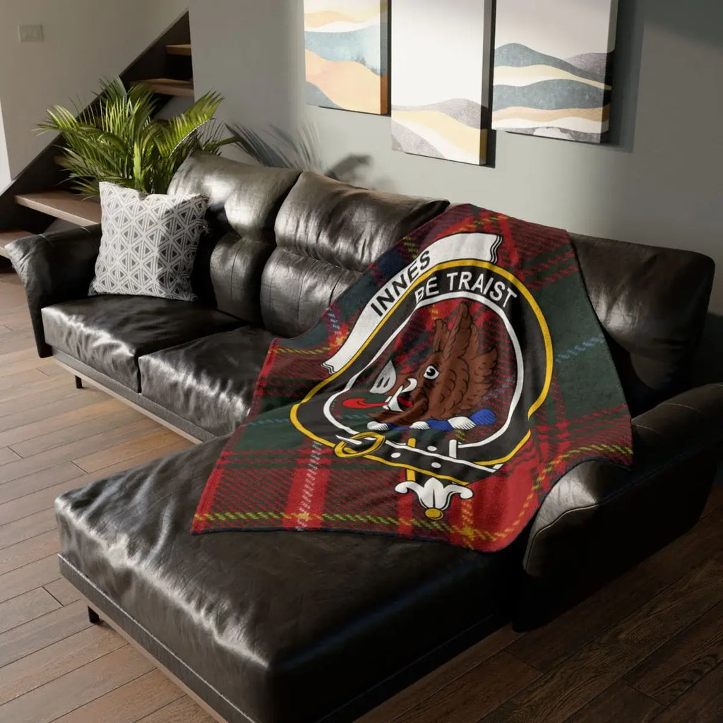 Innes clan crest tartan throw blanket — 50x60 polyester, Be Traist boar's head heraldic design