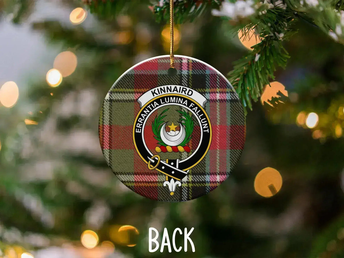 Clan Kinnaird ornament — reverse side showing Errantia Lumina Fallunt motto on tartan
