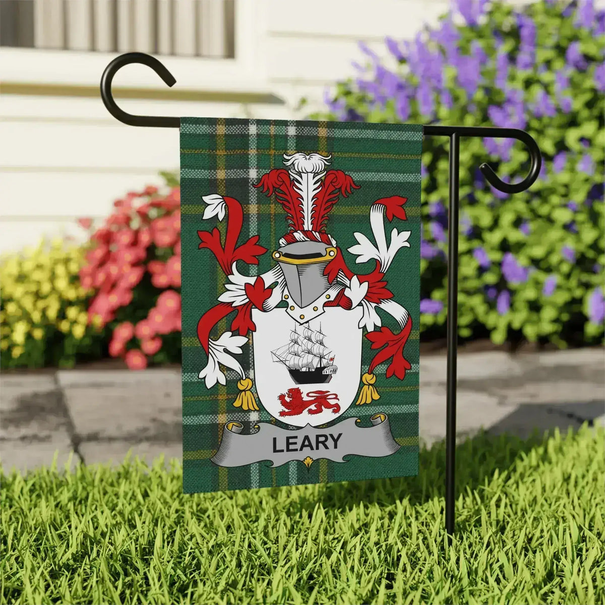 Bold Leary Crest Garden Banner Decorative