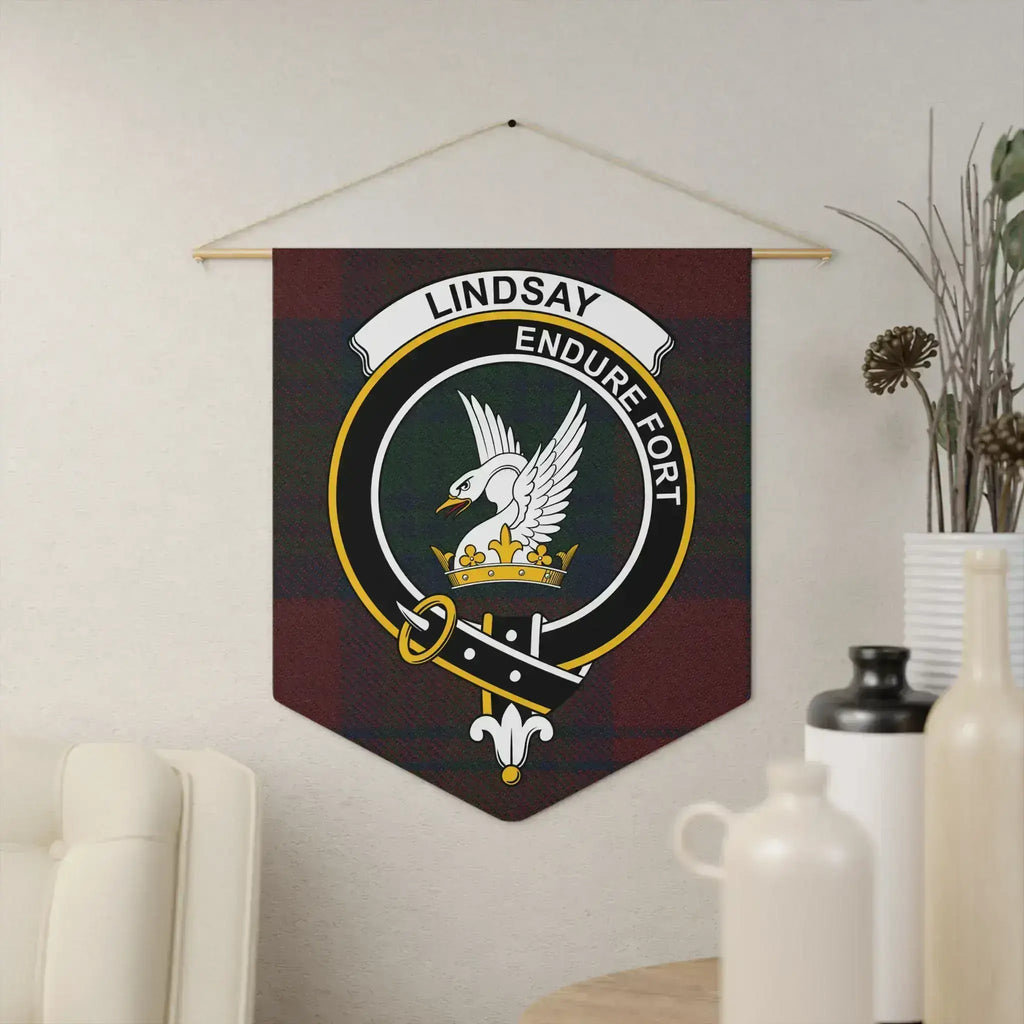 Lindsay clan crest tartan pennant 18x21 inches — polyester twill with Endure Fort eagle motto, wooden dowel