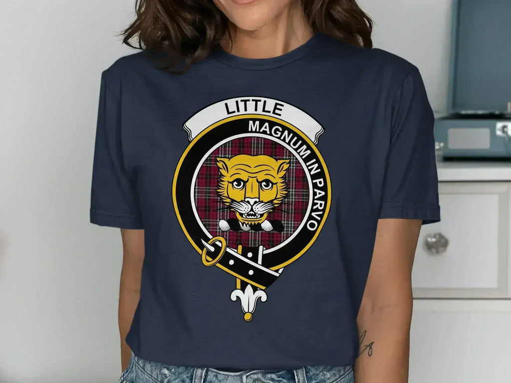 Little Magnum in Parvo Crest Emblem Print