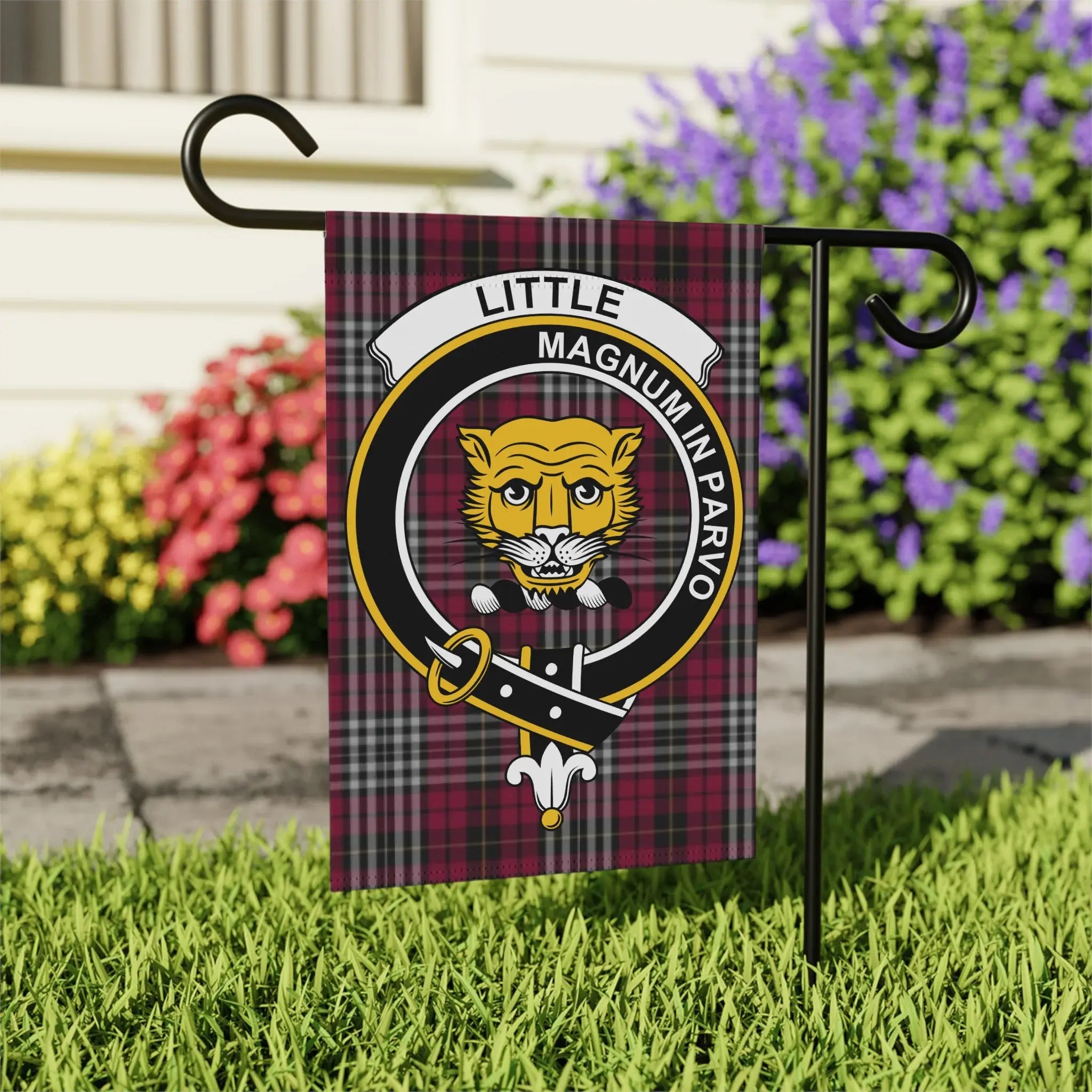 Little Magnum In Parvo Decorative Flag product