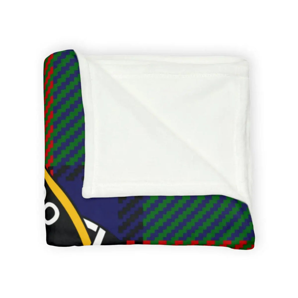 Clan Lockhart tartan throw blanket — colourway showing Corda Serrata Pando crest, white reverse