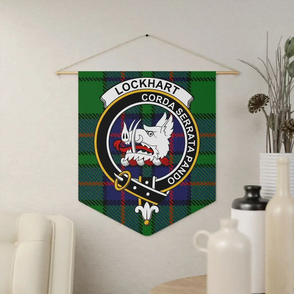 Clan Lockhart tartan crest pennant — 18x21 inch polyester twill with Corda Serrata Pando, wooden dowel