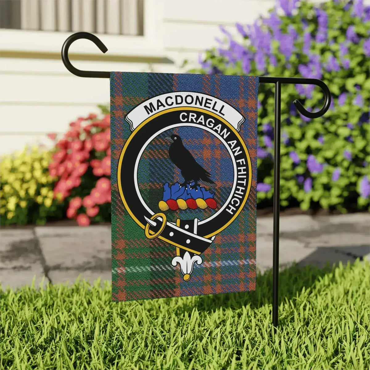 Macdonell Cragan An Fhithich decorative garden flag