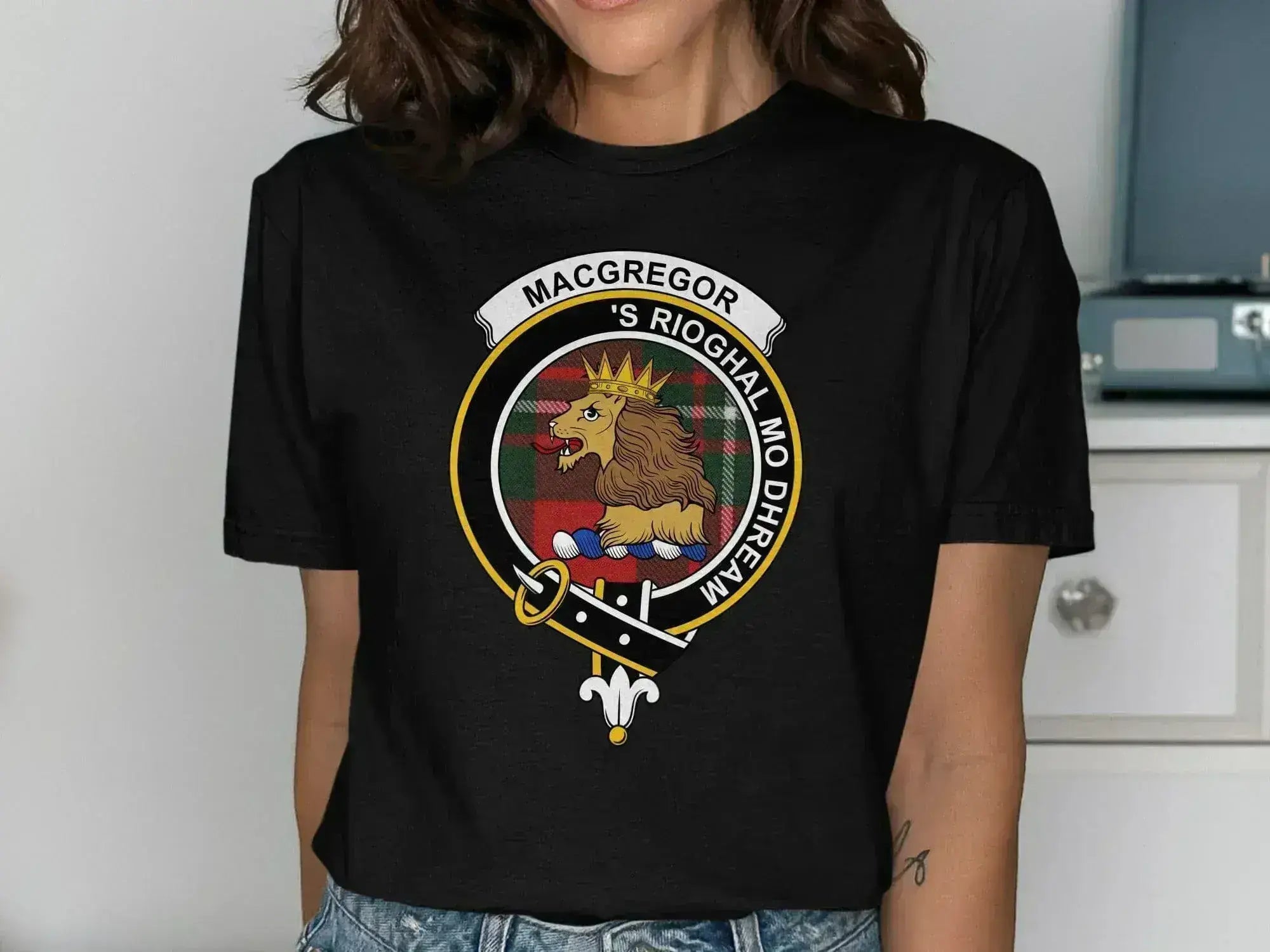 MacGregor clan crest lion badge black shirt — 'S Rioghal Mo Dhream heraldic design on cotton