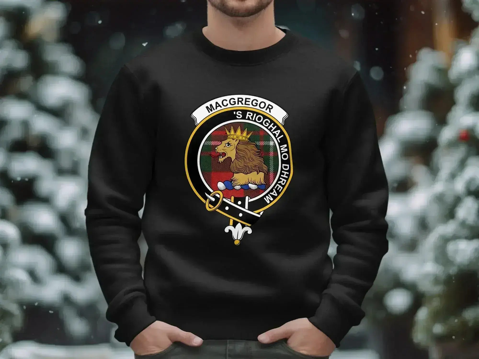 MacGregor 'S Rioghal Mo Dhream emblem sweatshirt — lion clan heraldic on fleece