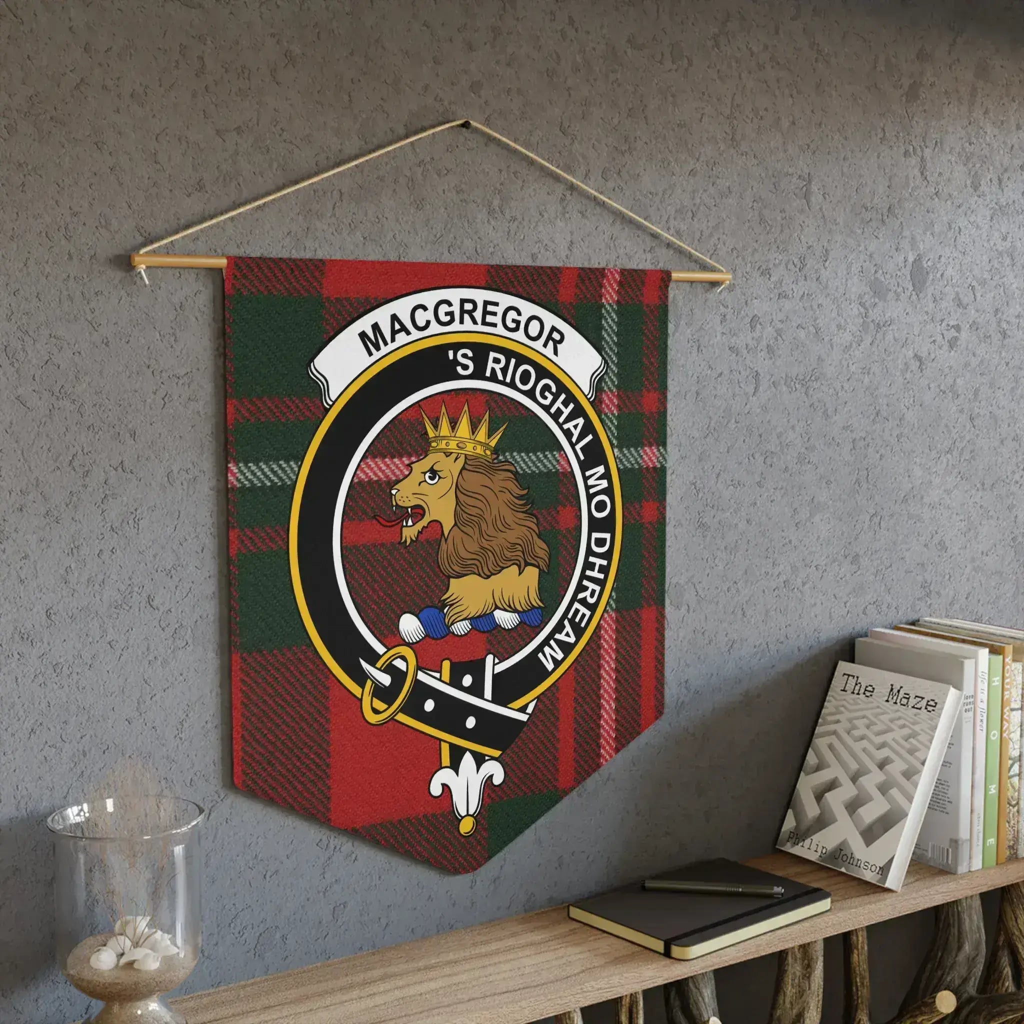 MacGregor 'S Rioghal Mo Dhream tartan wall hanging pennant — 18x21 lion clan crest heraldic design