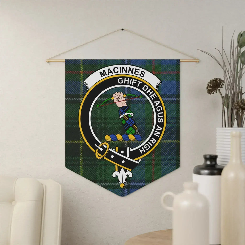 MacInnes clan crest tartan pennant — Ghìft Dhe Agus An Righ on 18x21 polyester twill banner