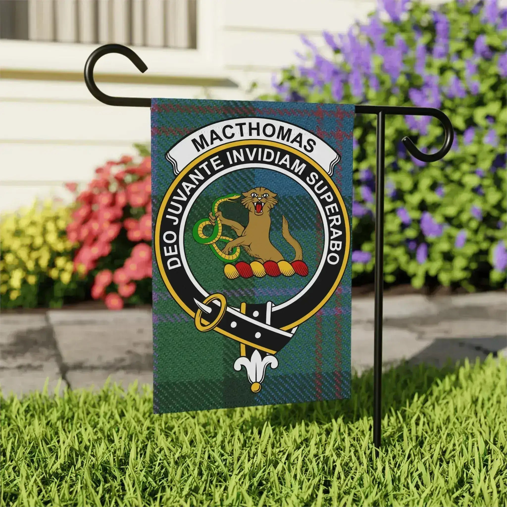 Macthomas Deo Juvante Invidiam Superabo garden flag product