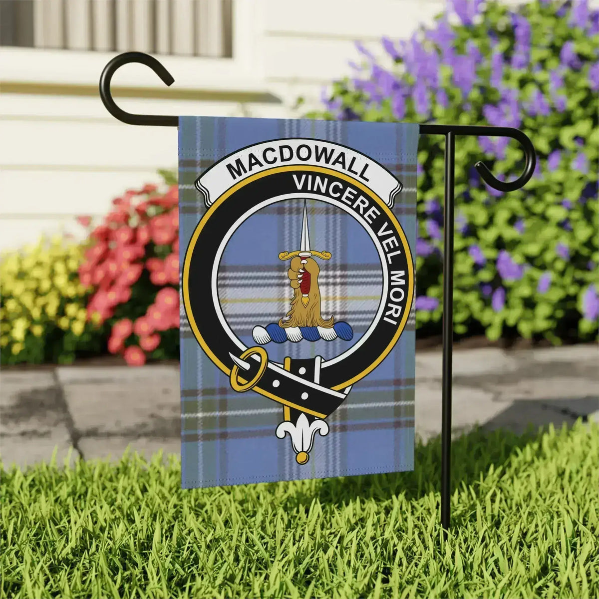 Macdowall Vincere Vel Mori Garden Flag