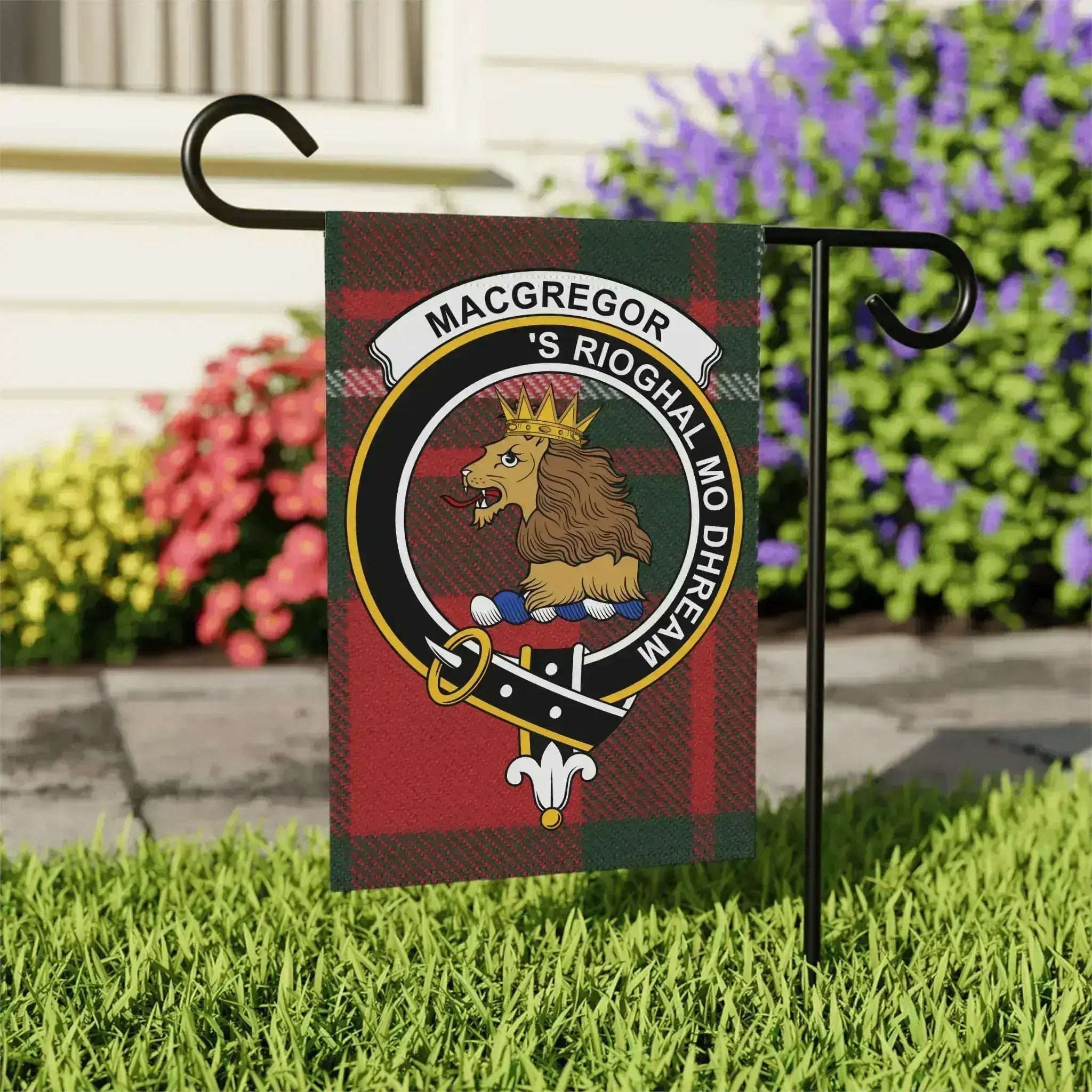 MacGregor 'S Rioghal Mo Dhream garden flag 24x32 inches — lion clan crest on larger outdoor size