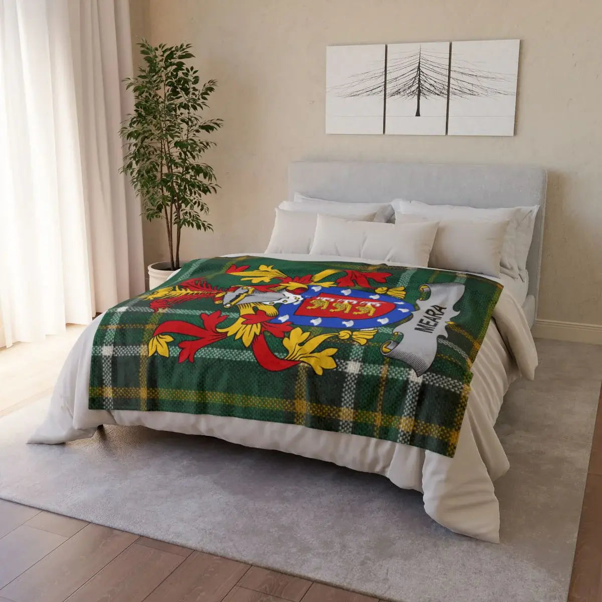 Vibrant Heraldic Design Tartan Blanket for Bedding Decor