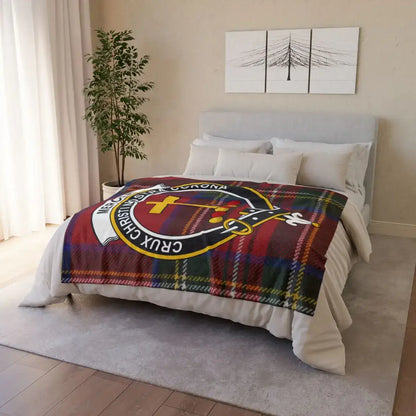 Luxurious Warm Plaid Shield Design Throw Blanket