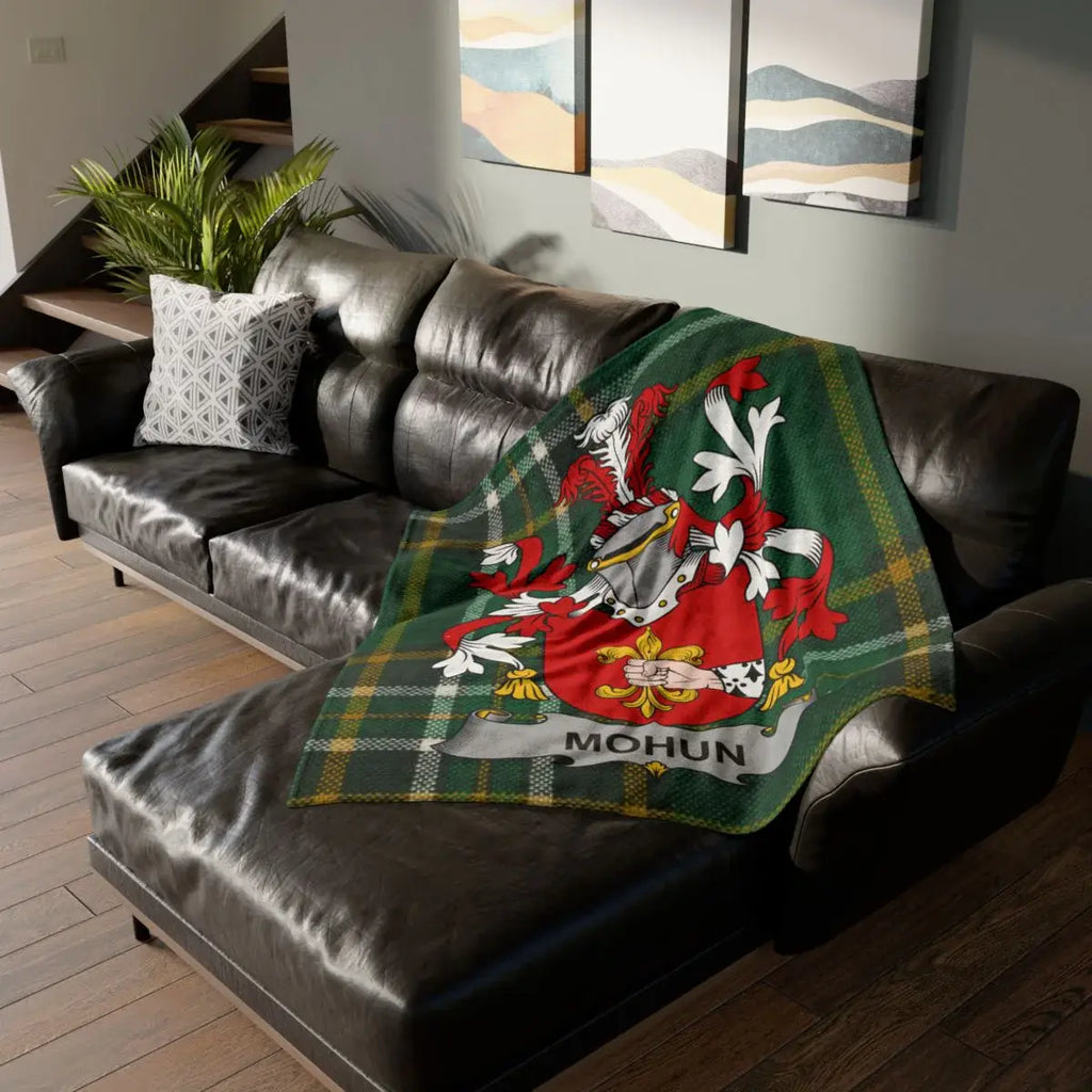Mohun Family Crest Green and Red Plaid Design Blanket
