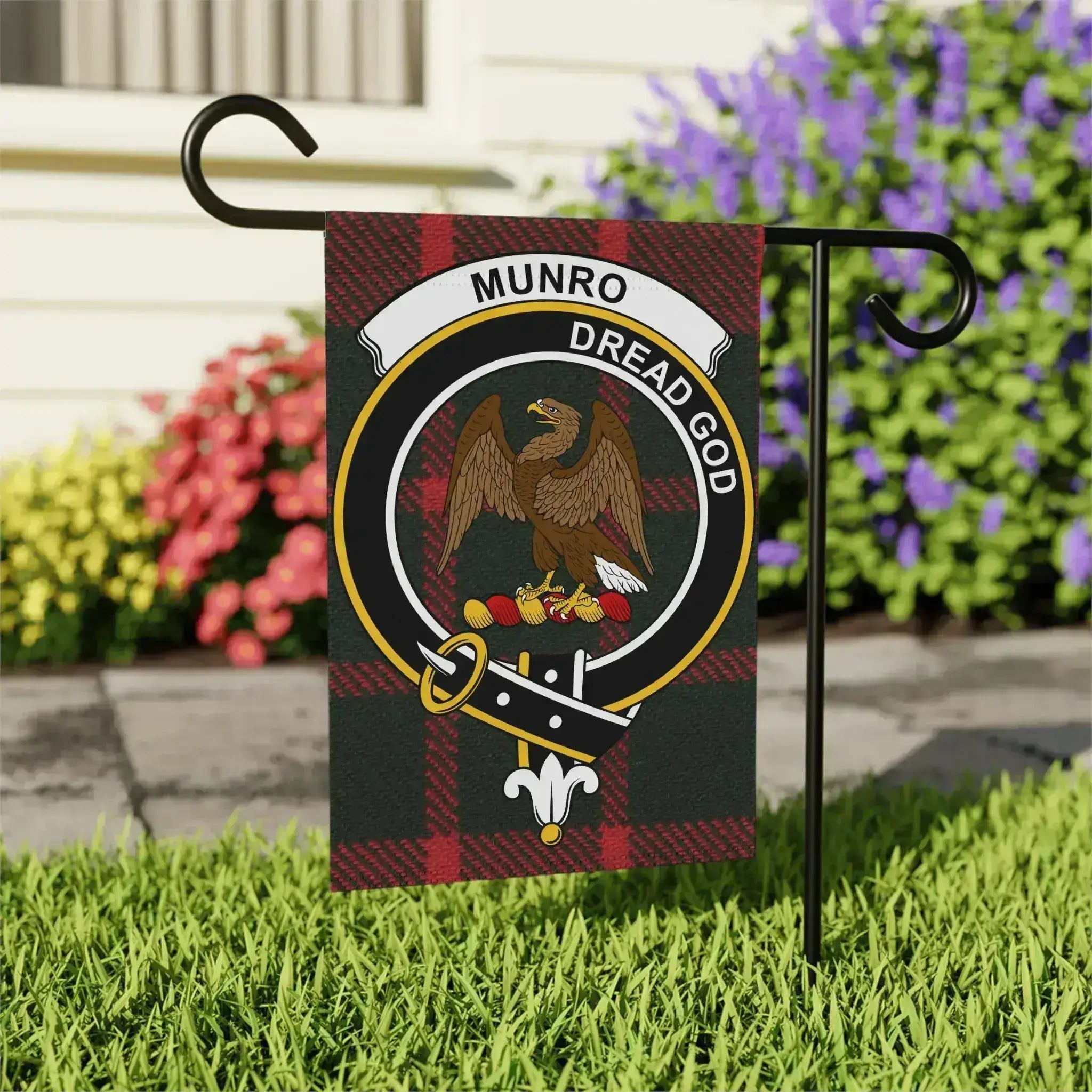 Munro Dread God clan crest garden flag on standard pole — 24.5x32 inch with Scottish tartan design