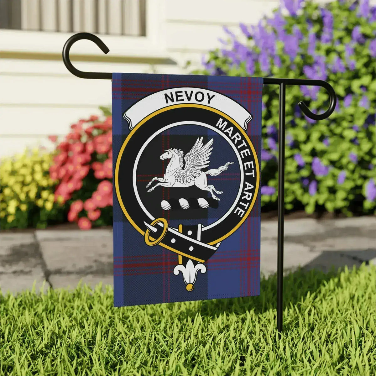 Nevoy Marte et Arte Clan Garden Flag