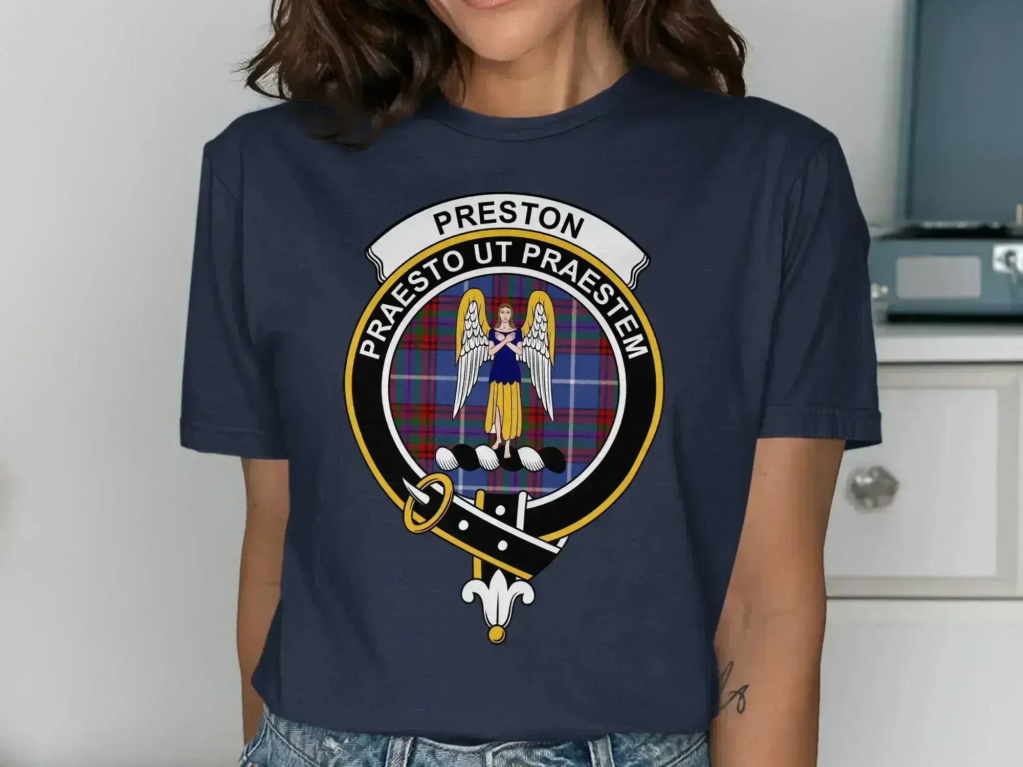 Preston Praesto Ut Praestem Family Crest Shirt product