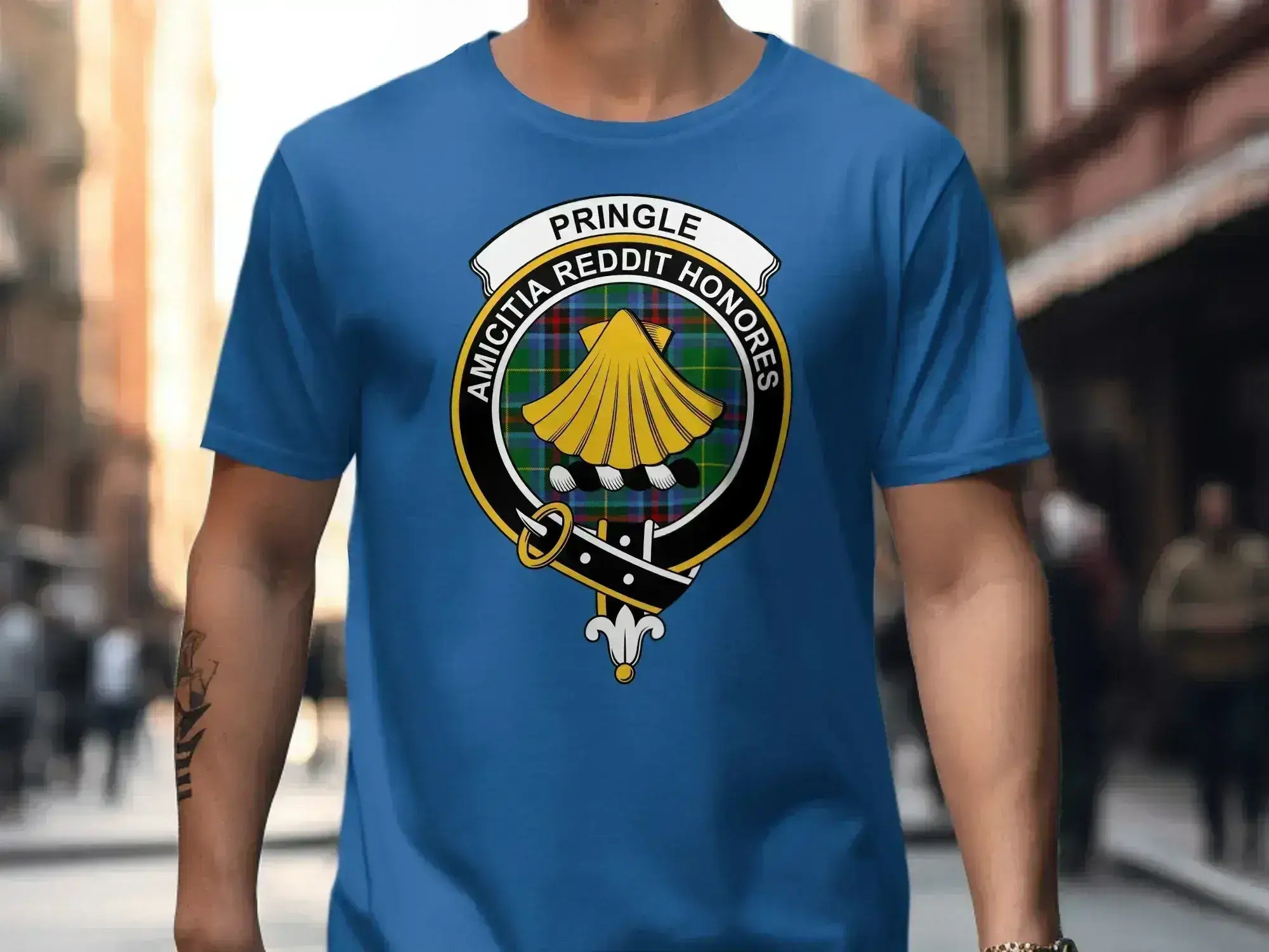 Clan Pringle crest badge graphic tee in black — Amicitia Reddit Honores on chest